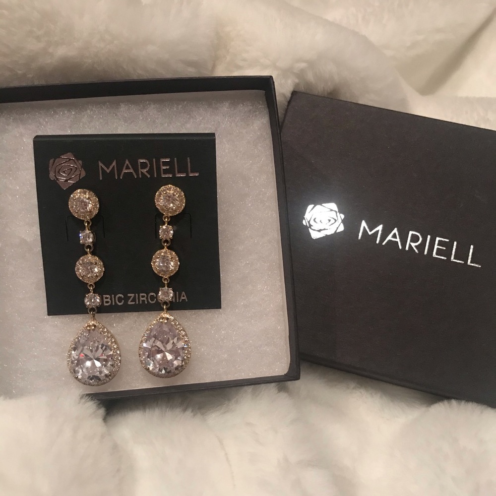 🌟 Mariell Cubic Zirconia Gold Drop Earrings 🌟